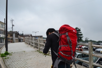 登山口へ向かう